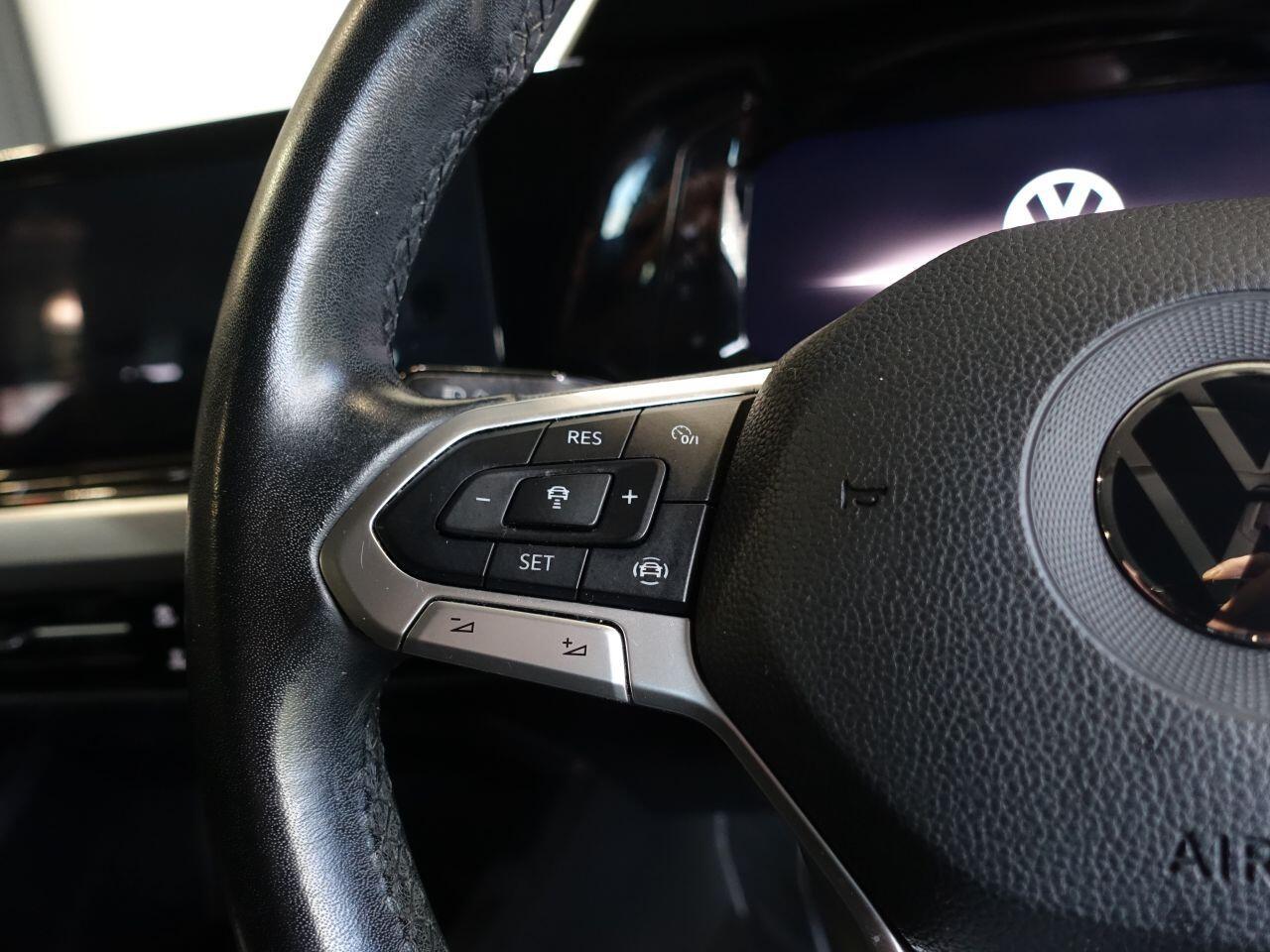 Volkswagen Golf - Image 20