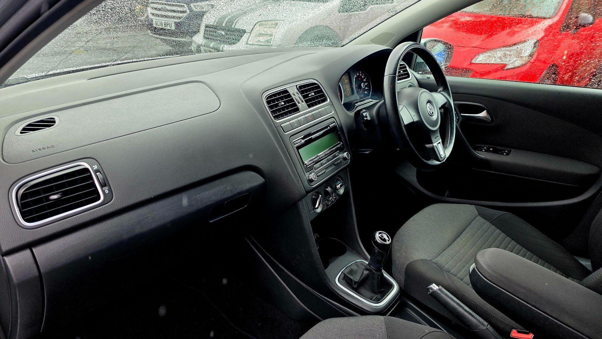 Volkswagen Polo - Image 13