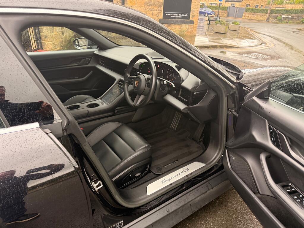 Porsche Taycan - Image 26