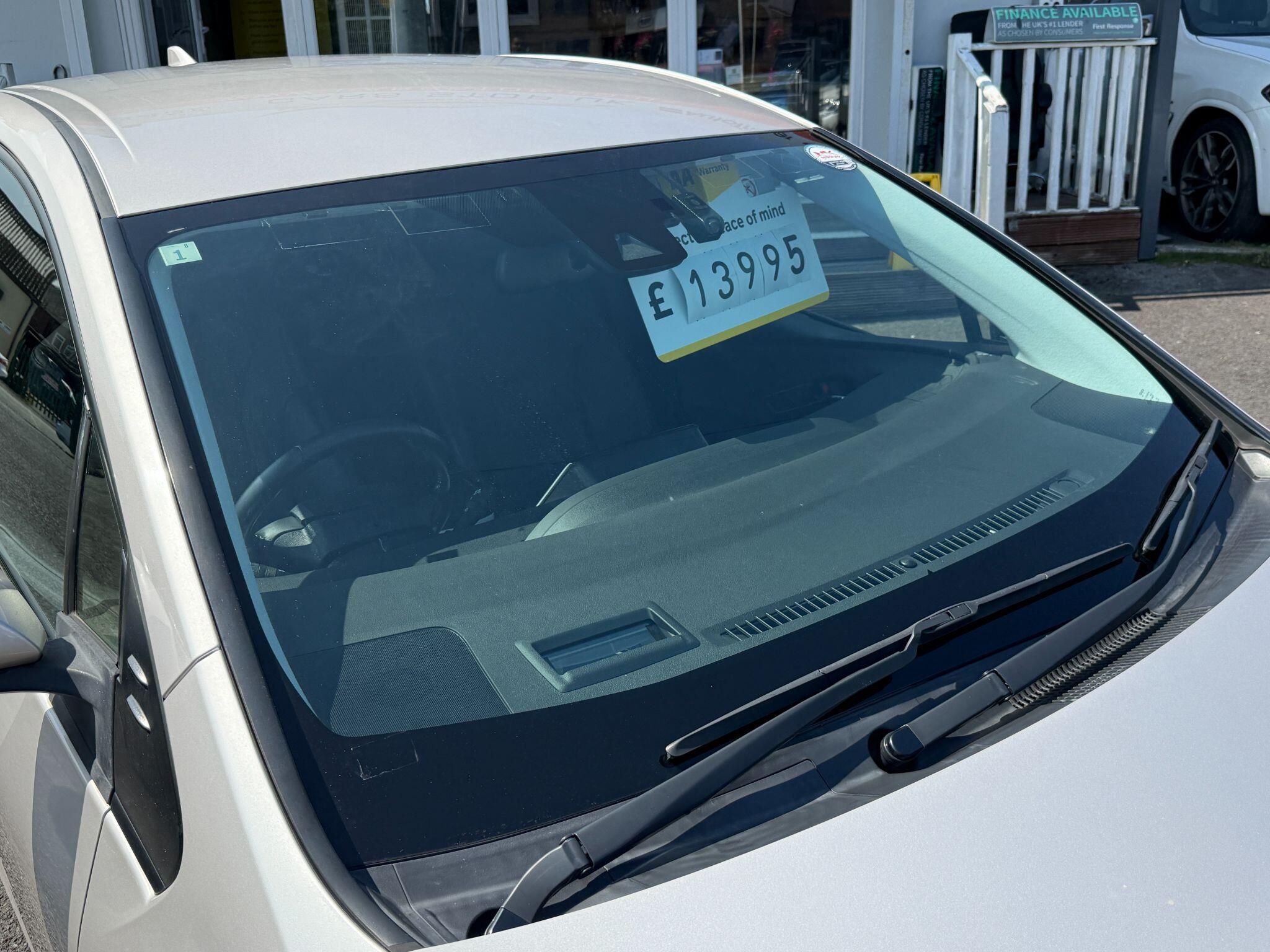 Toyota Prius - Image 14