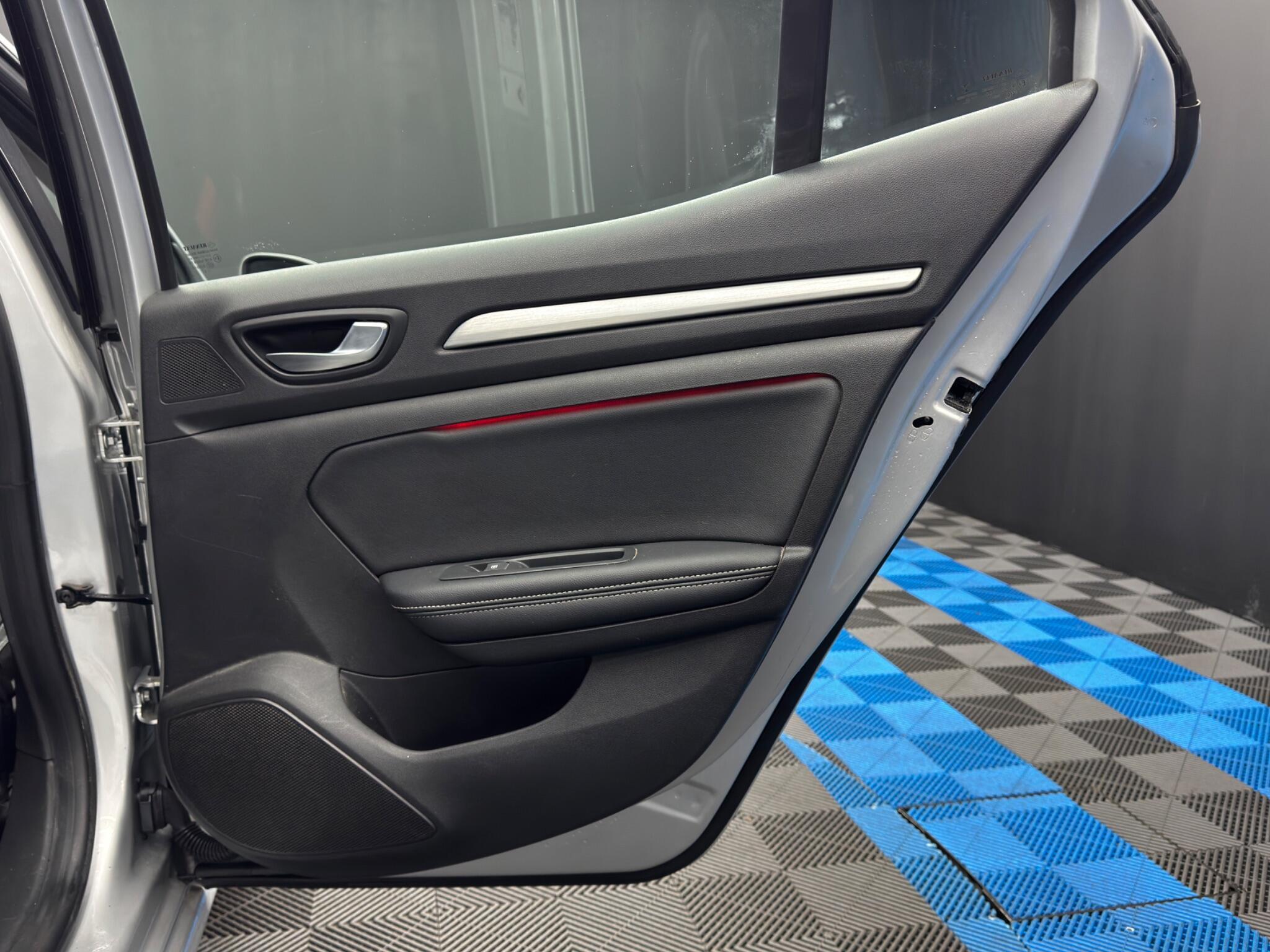 Renault Megane - Image 43