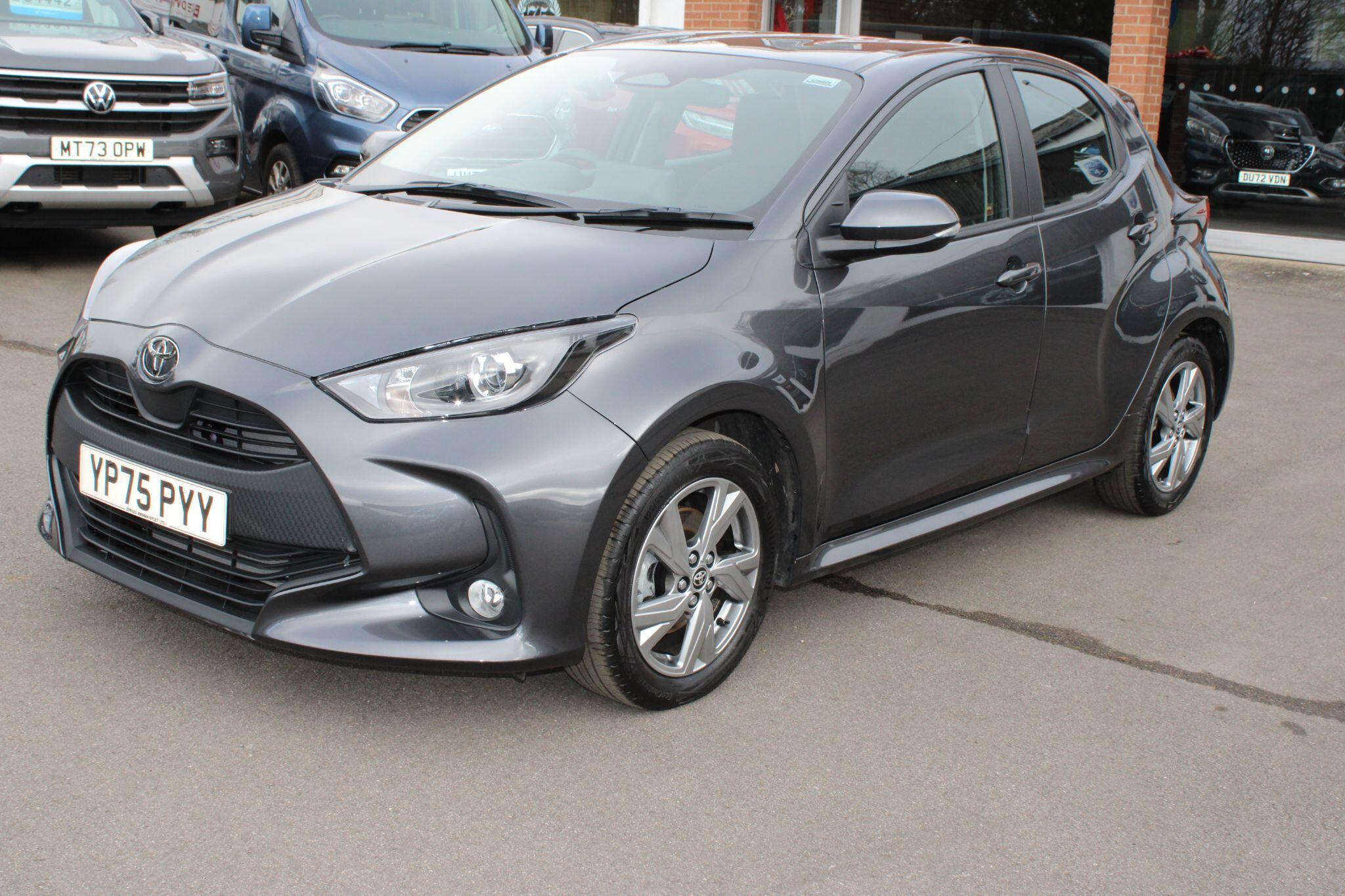 Toyota Yaris - Image 11