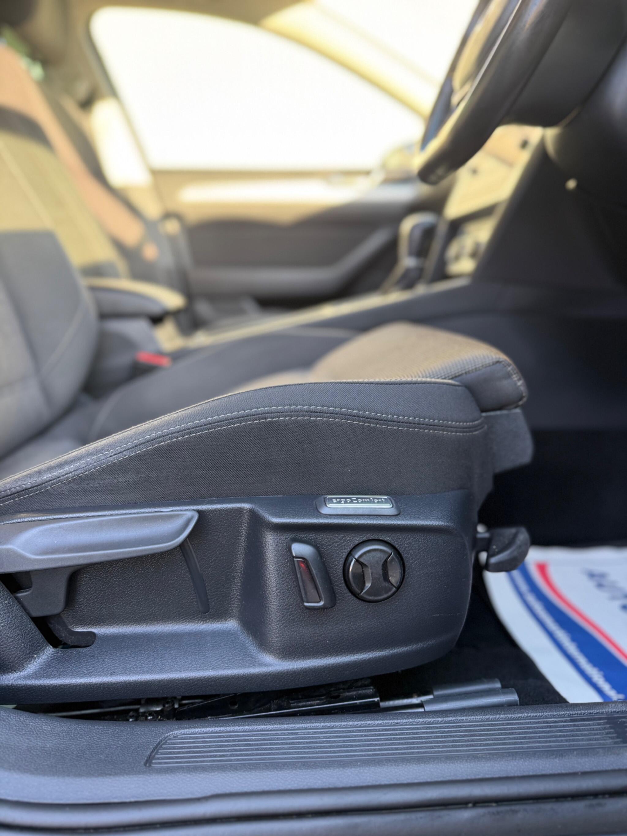 Volkswagen Passat - Image 24