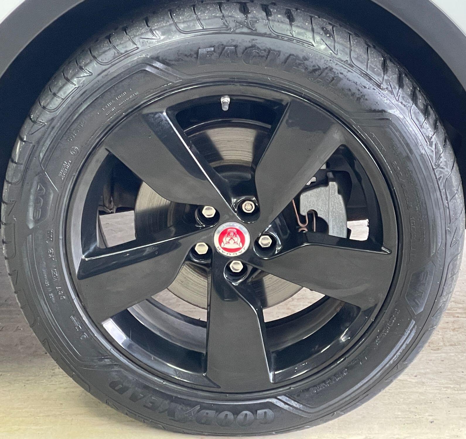 Jaguar E-Pace - Image 19