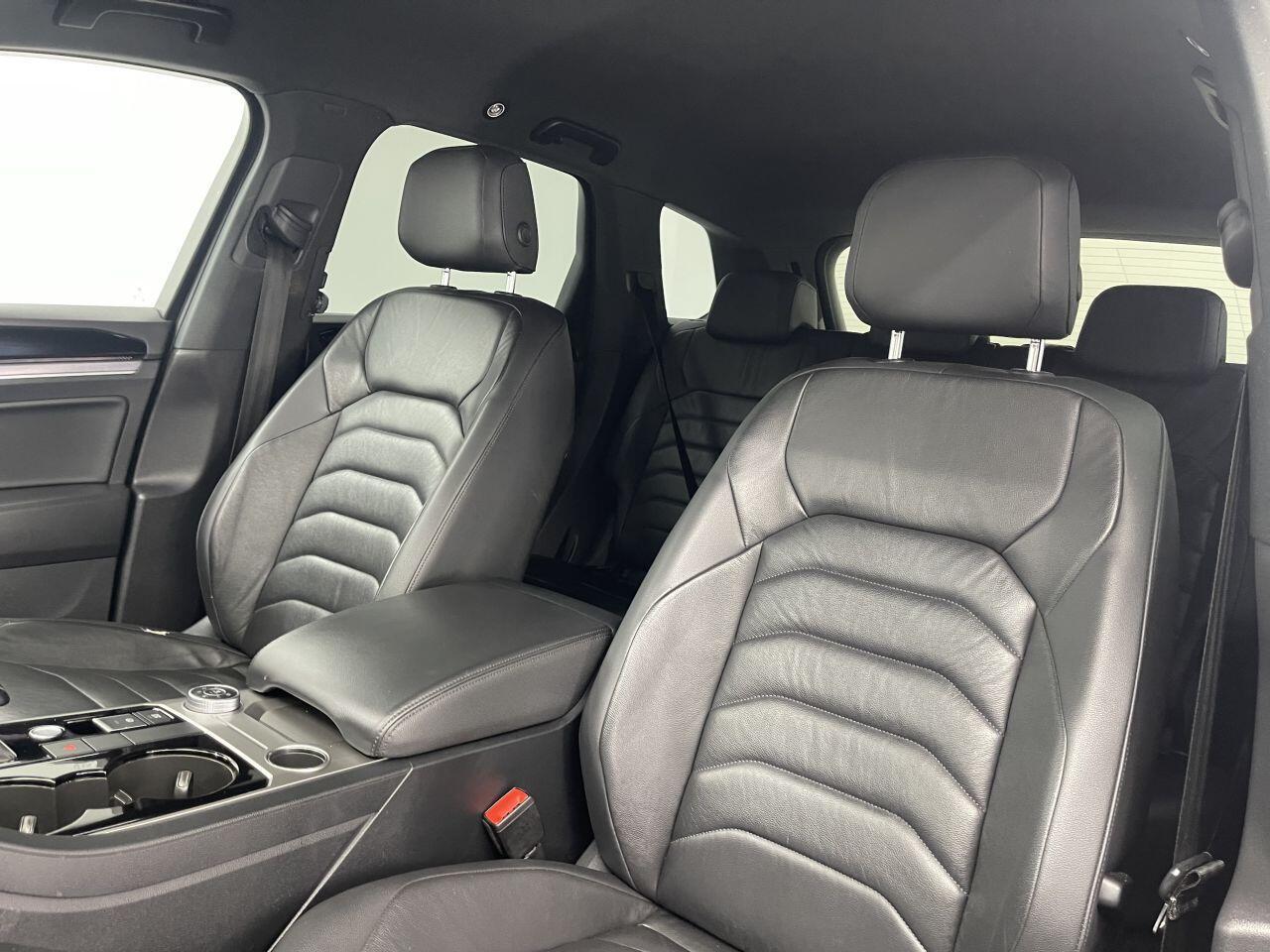 Volkswagen Touareg - Image 29