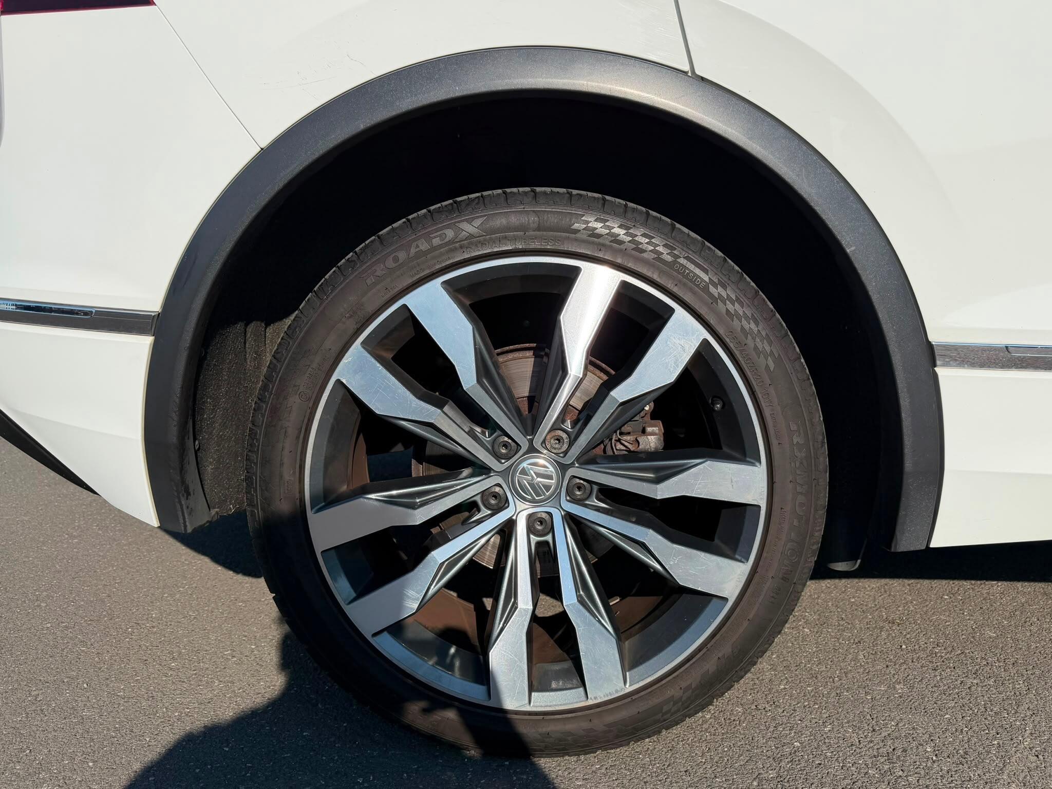Volkswagen Tiguan - Image 9