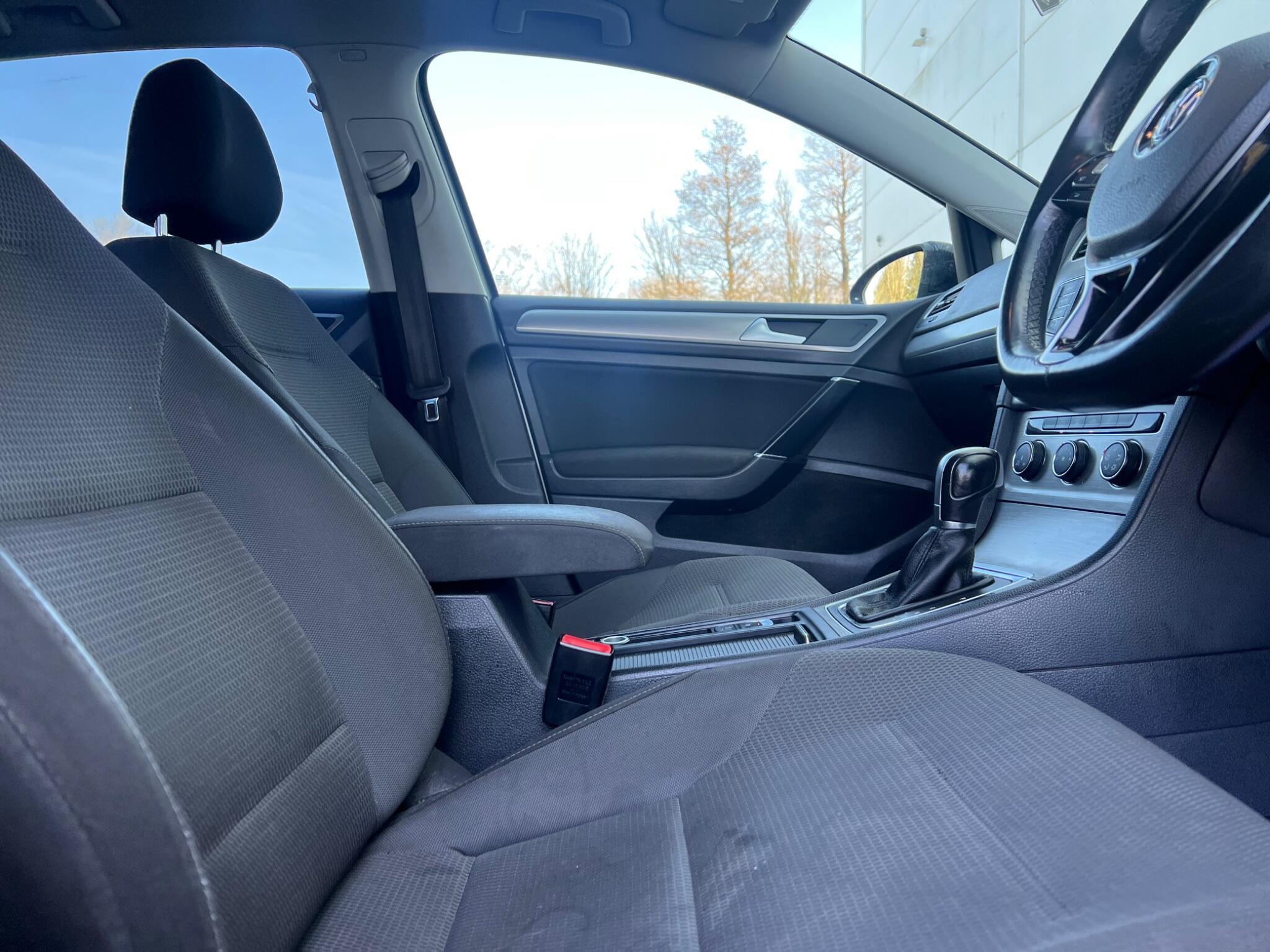 Volkswagen Golf - Image 14