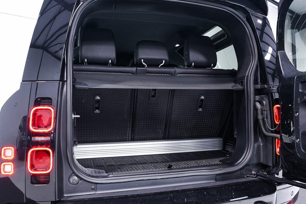 Land Rover Defender 90 - Image 33
