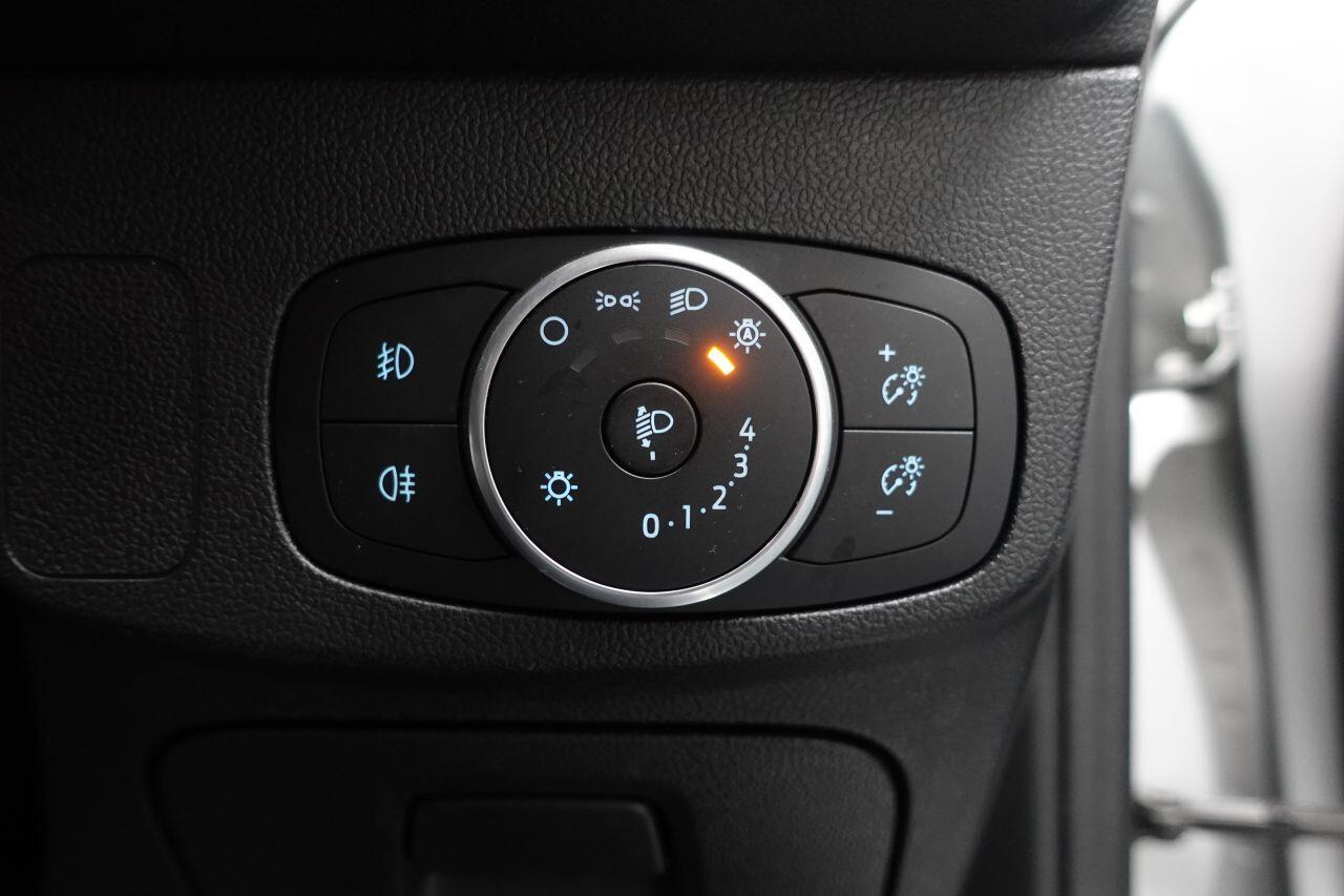 Ford Focus - Image 51