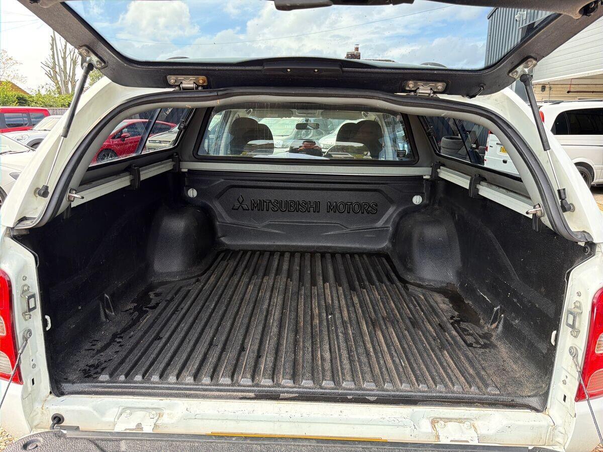 Mitsubishi L200 - Image 30