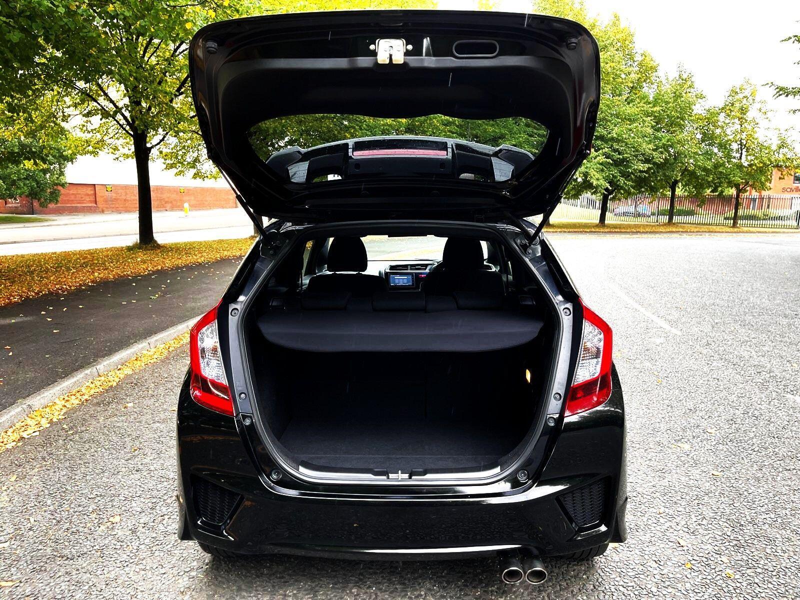 Honda FIT - Image 47