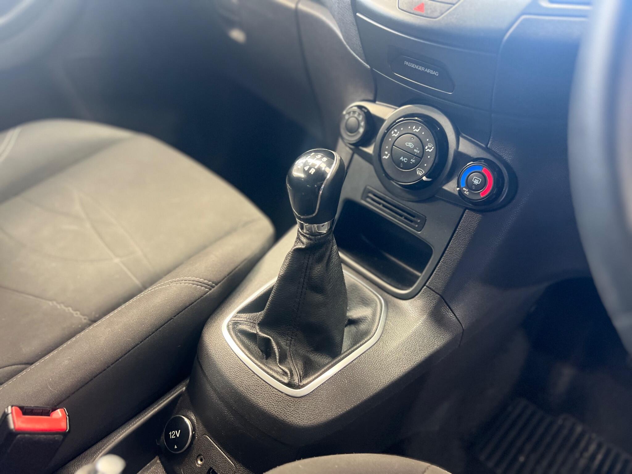 Ford Fiesta - Image 22