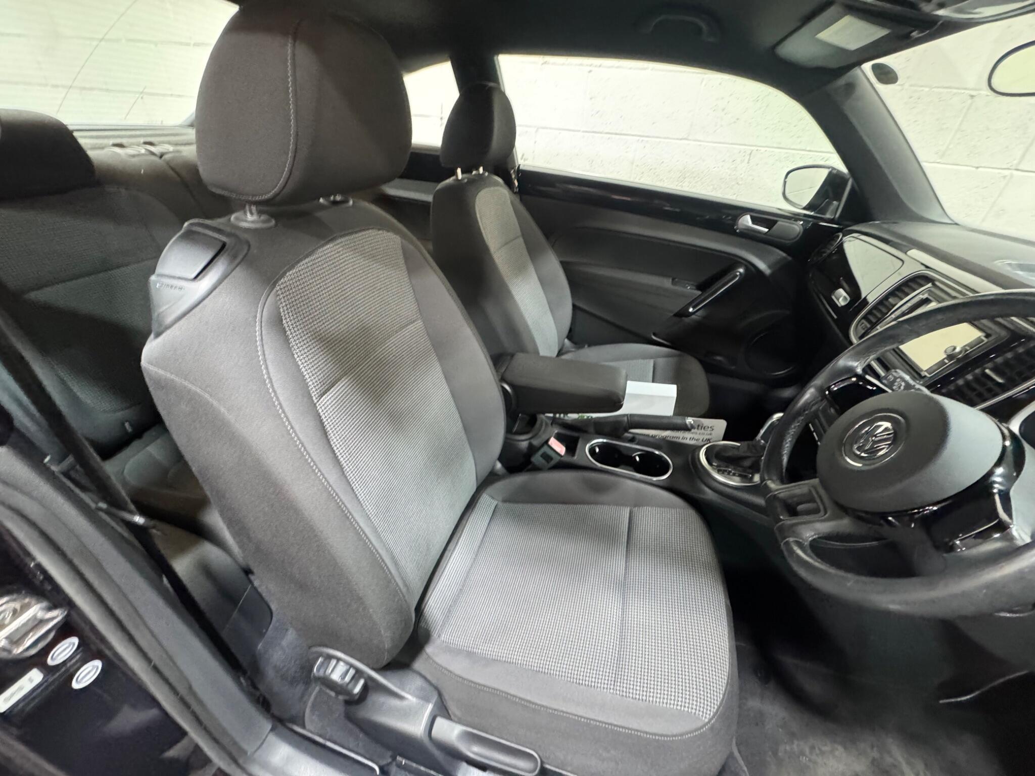 Volkswagen Beetle - Image 8
