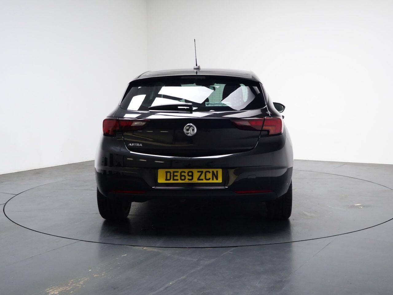 Vauxhall Astra - Image 11