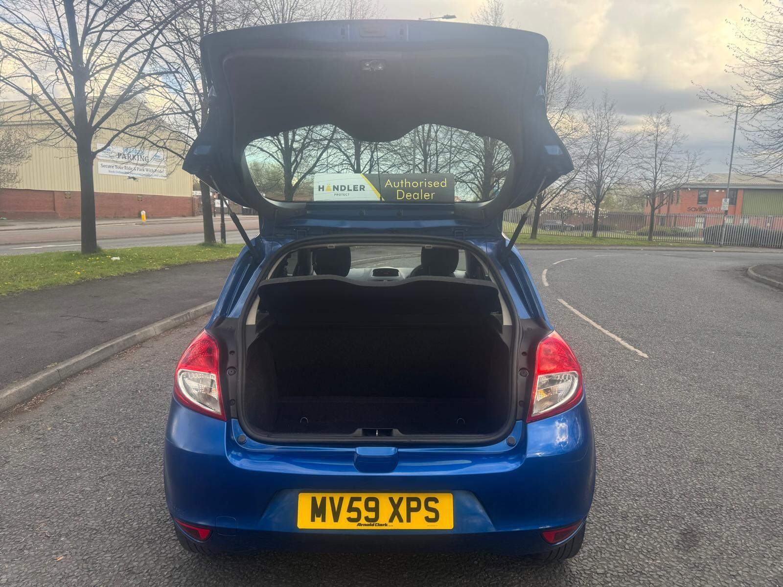 Renault Clio - Image 32