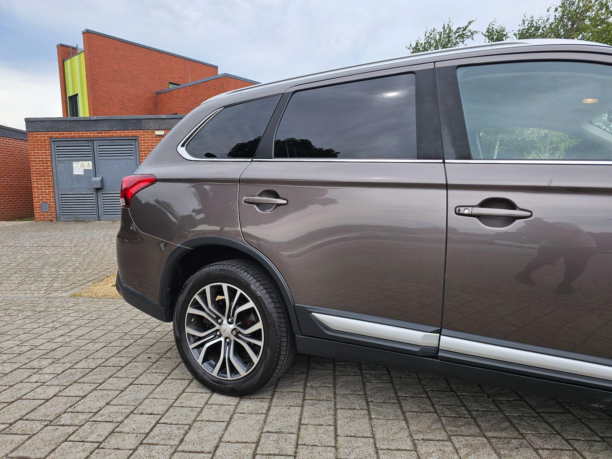 Mitsubishi Outlander - Image 4