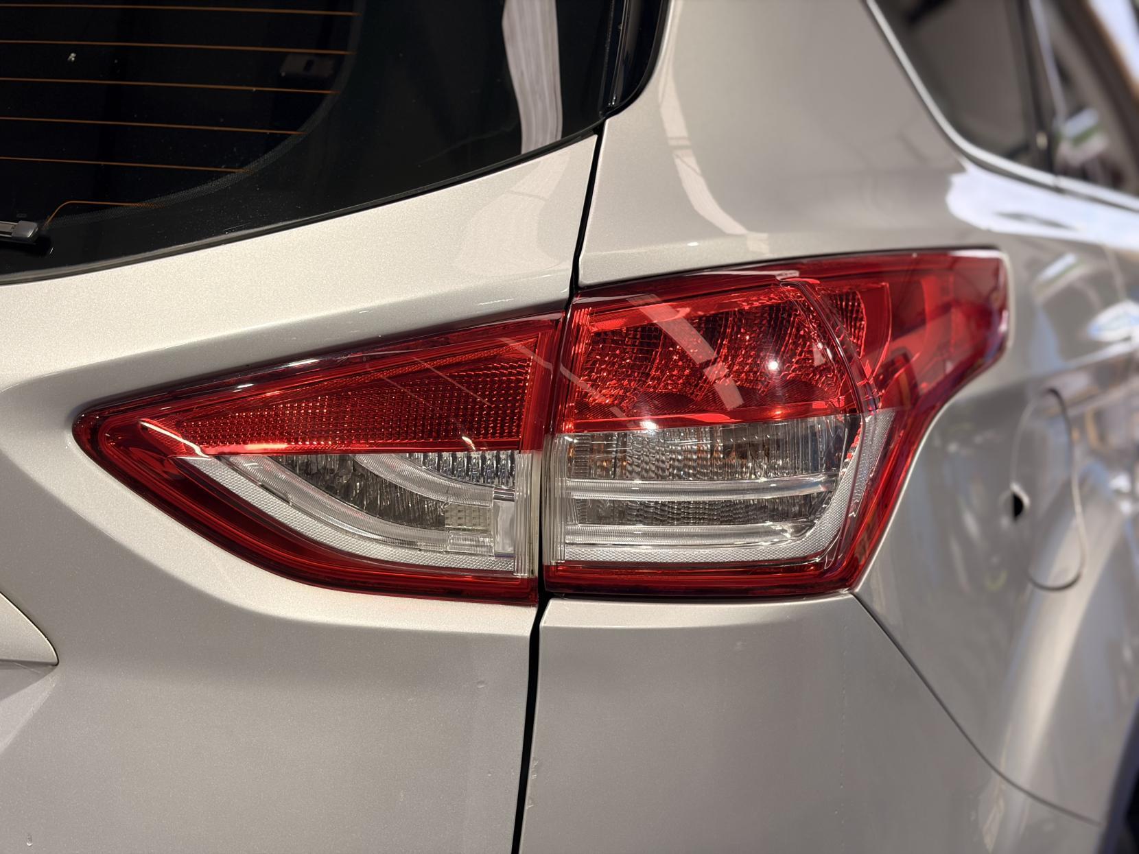 Ford Kuga - Image 12