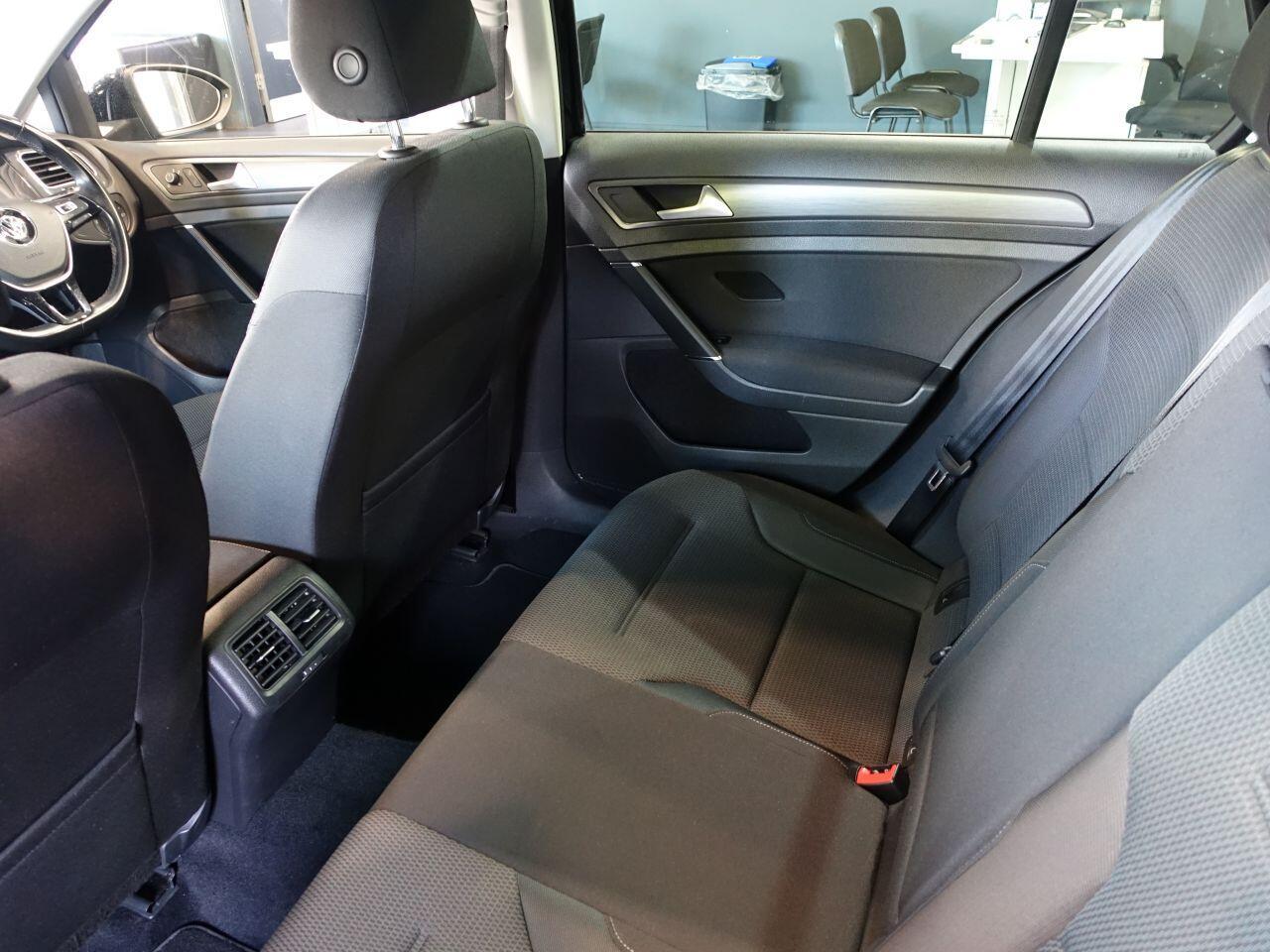 Volkswagen Golf - Image 16