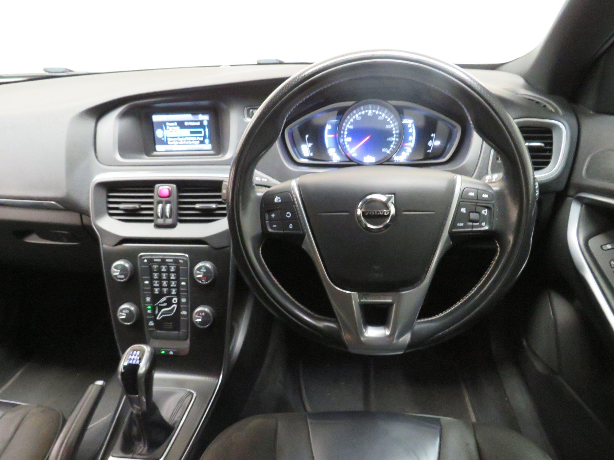 Volvo V40 - Image 16