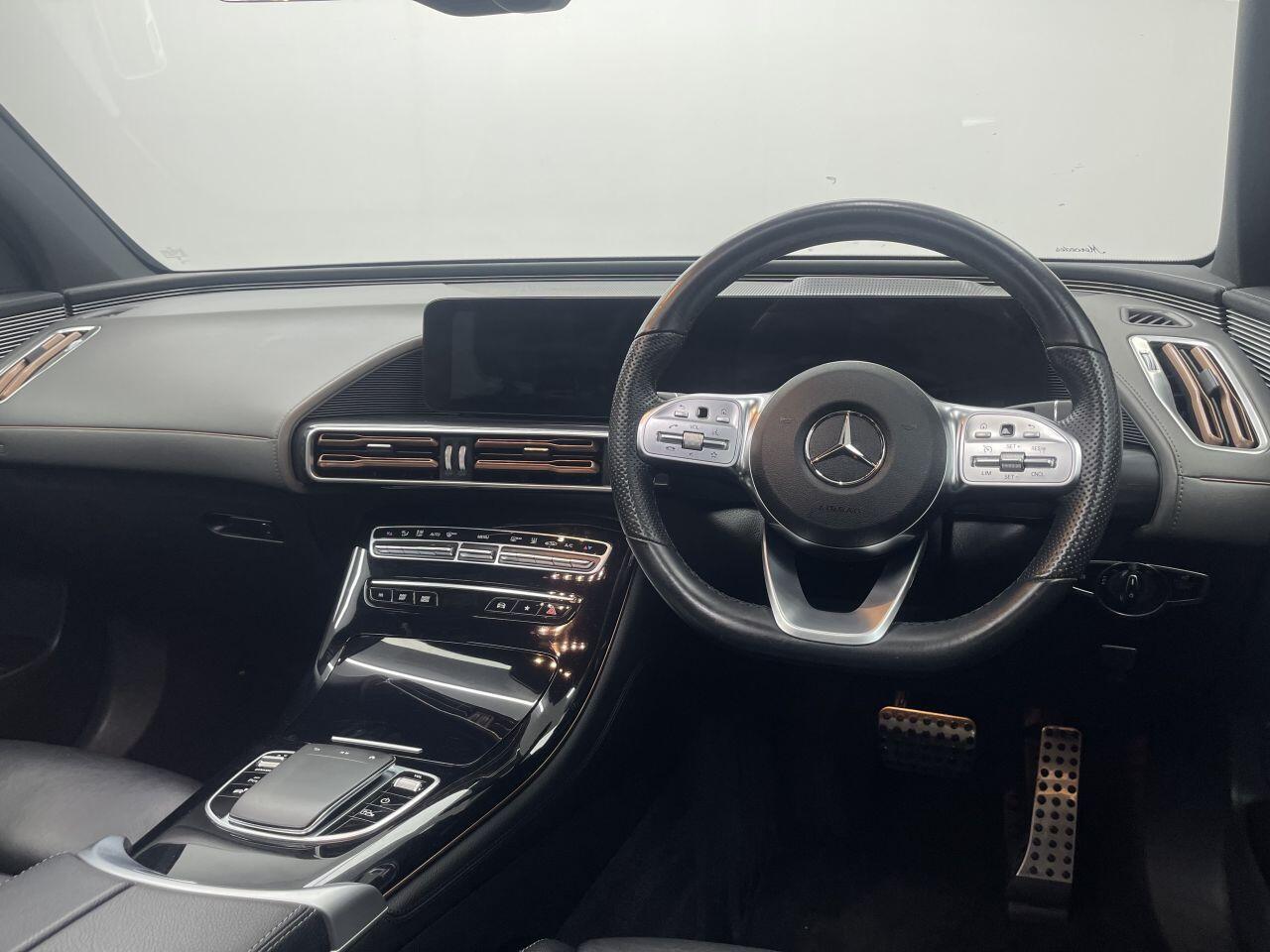 Mercedes Eqc - Image 36