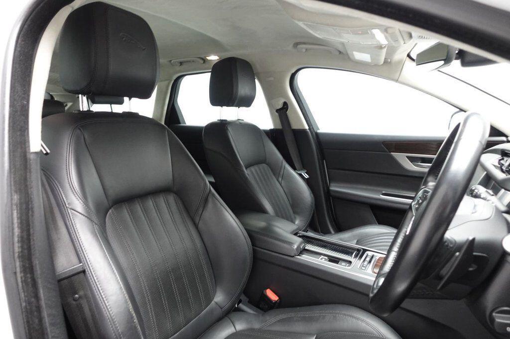 Jaguar XF - Image 3
