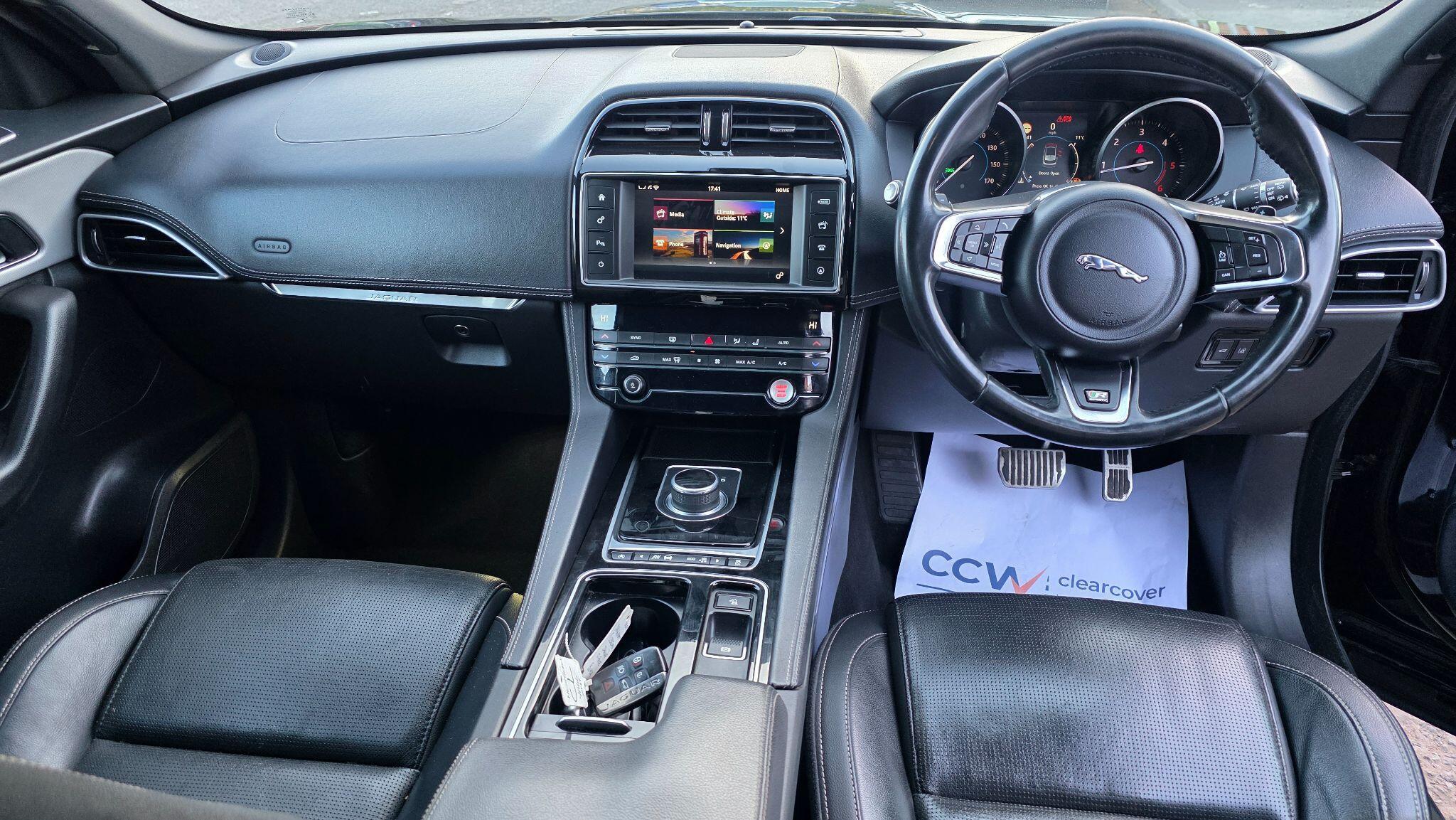 Jaguar F-Pace - Image 30