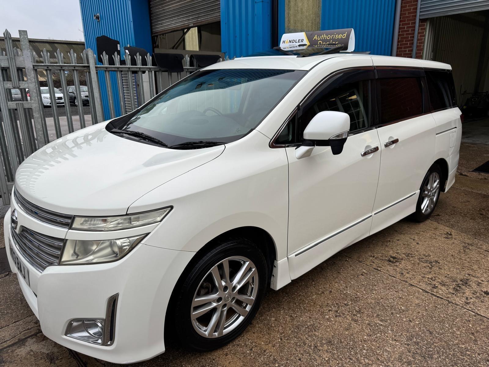 Nissan Elgrand - Image 15