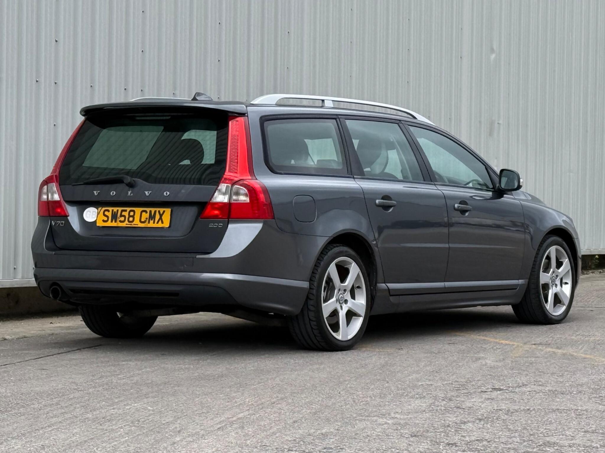 Volvo V70 - Image 10