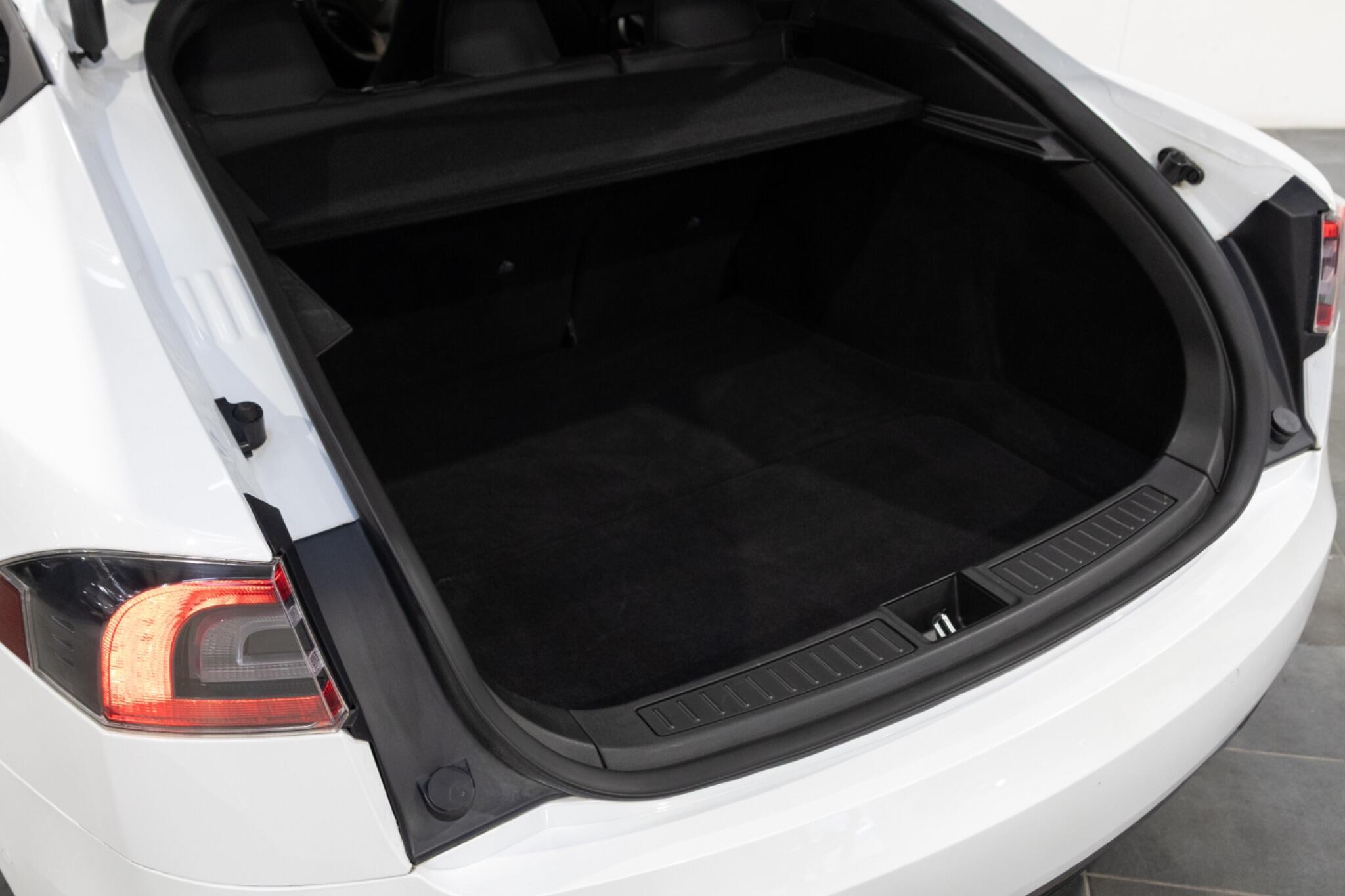 Tesla Model S - Image 7