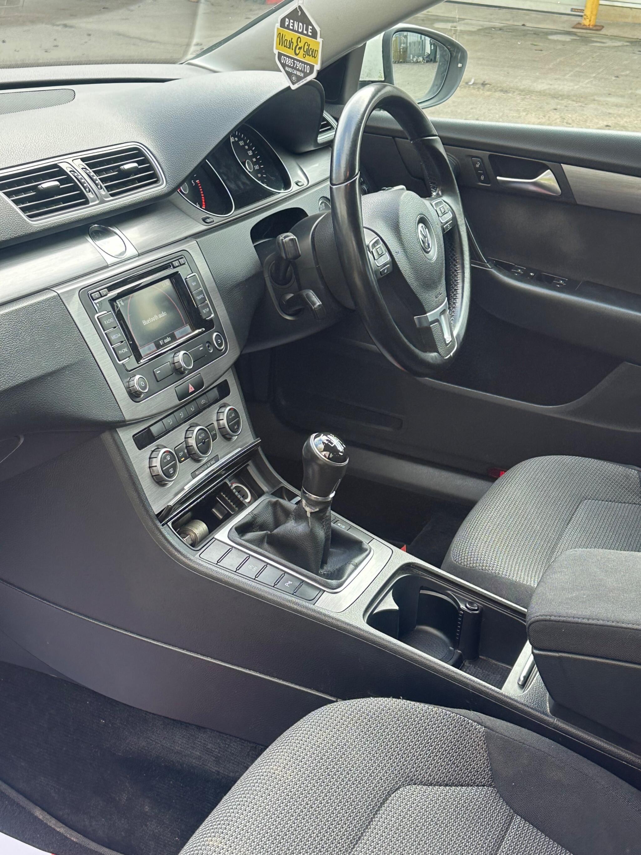 Volkswagen Passat - Image 37