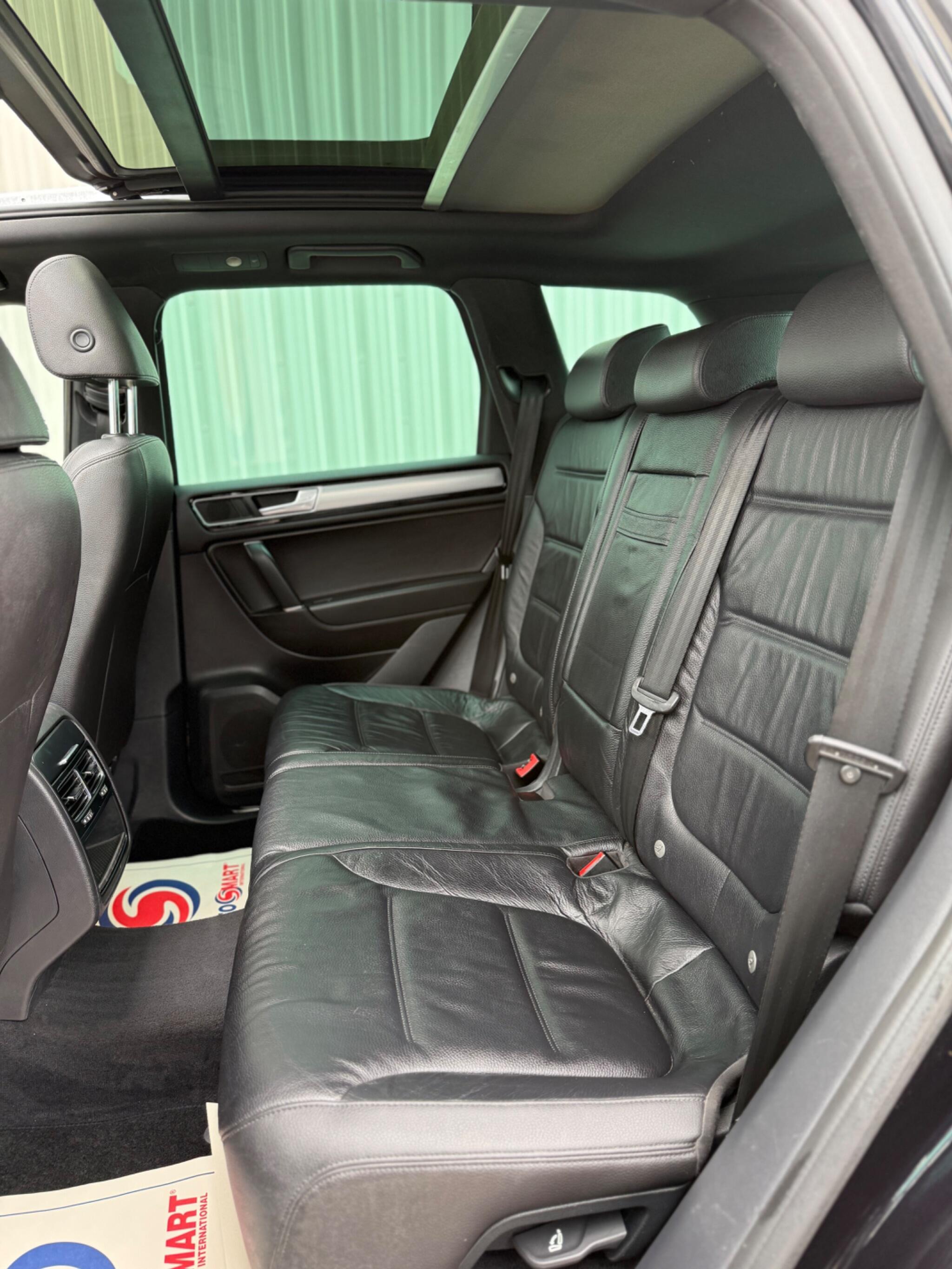 Volkswagen Touareg - Image 31