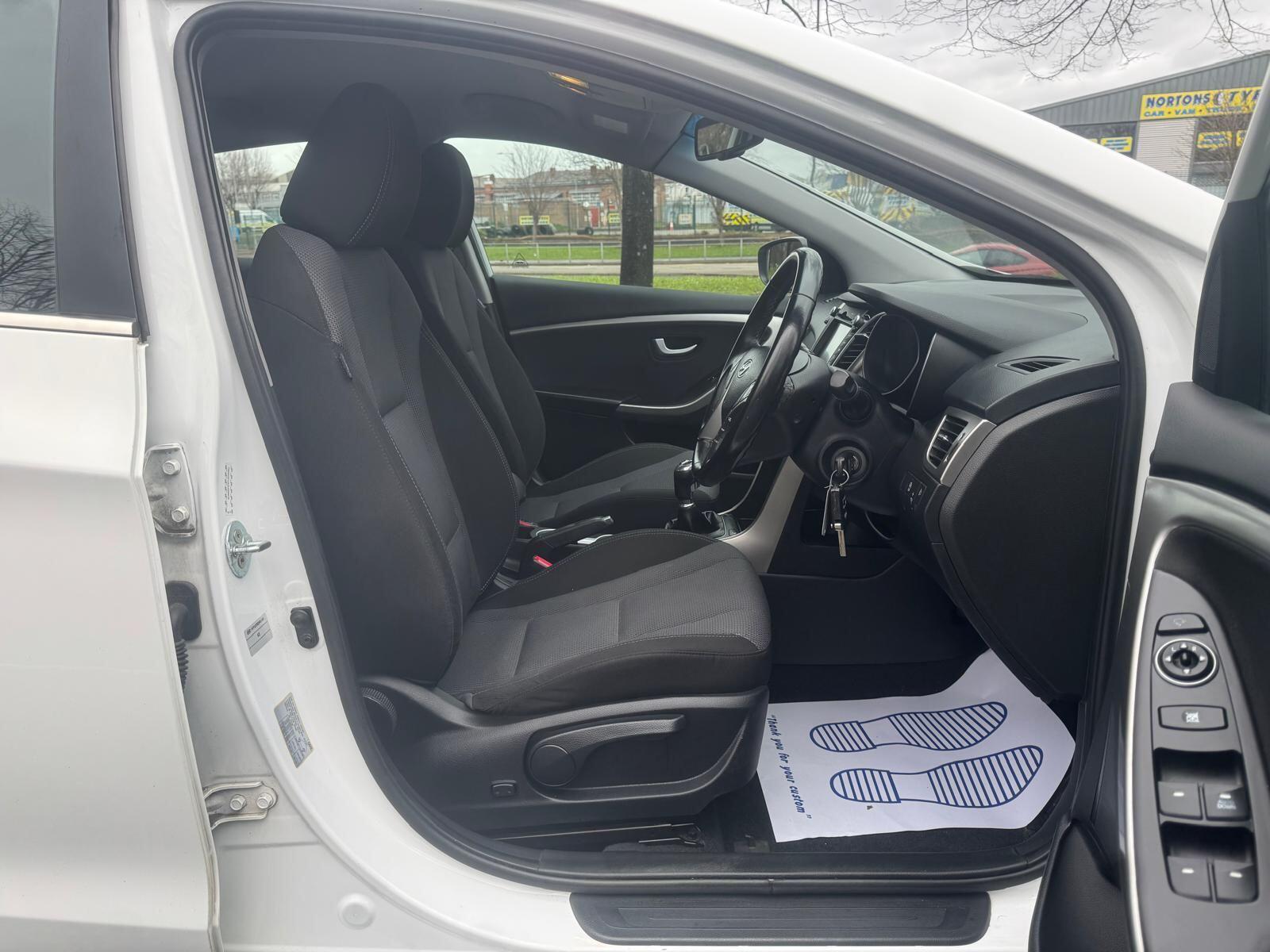 Hyundai i30 - Image 48