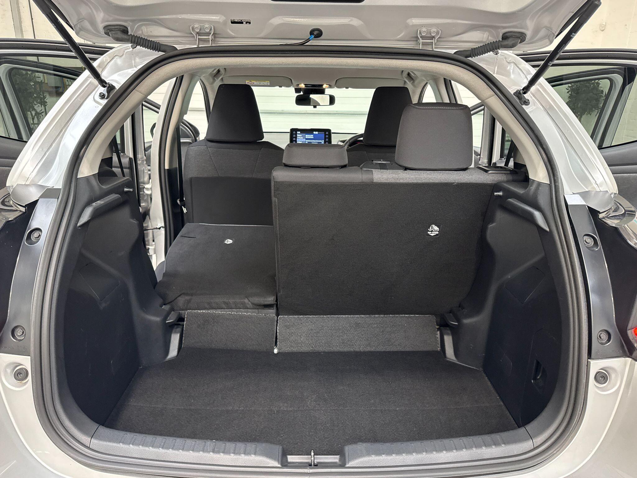 Toyota Yaris - Image 62