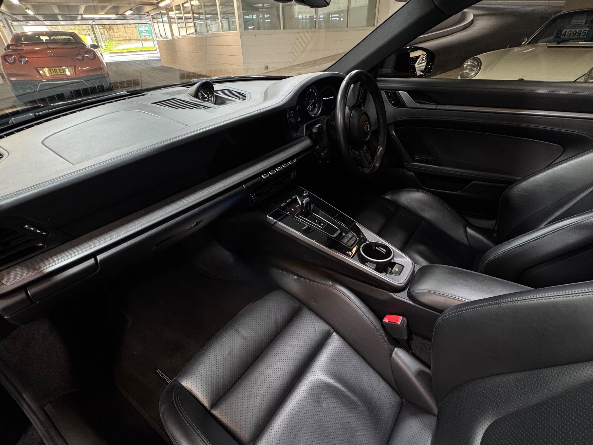 Porsche 911 - Image 10
