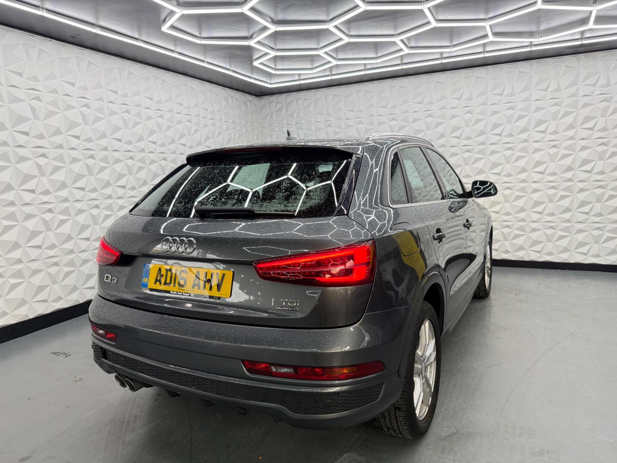 Audi Q3 - Image 11