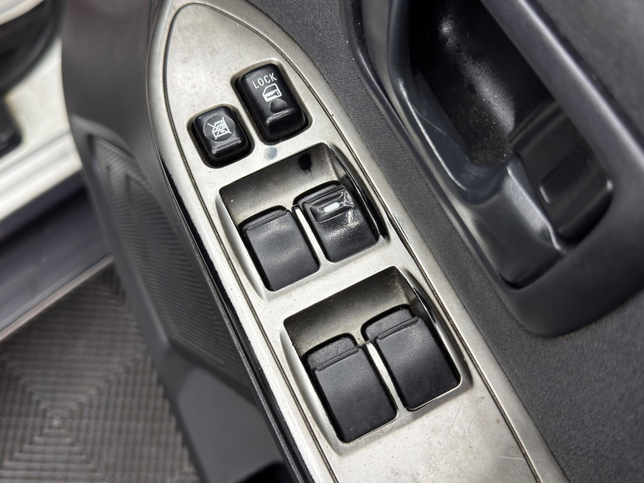 Mitsubishi Shogun - Image 29