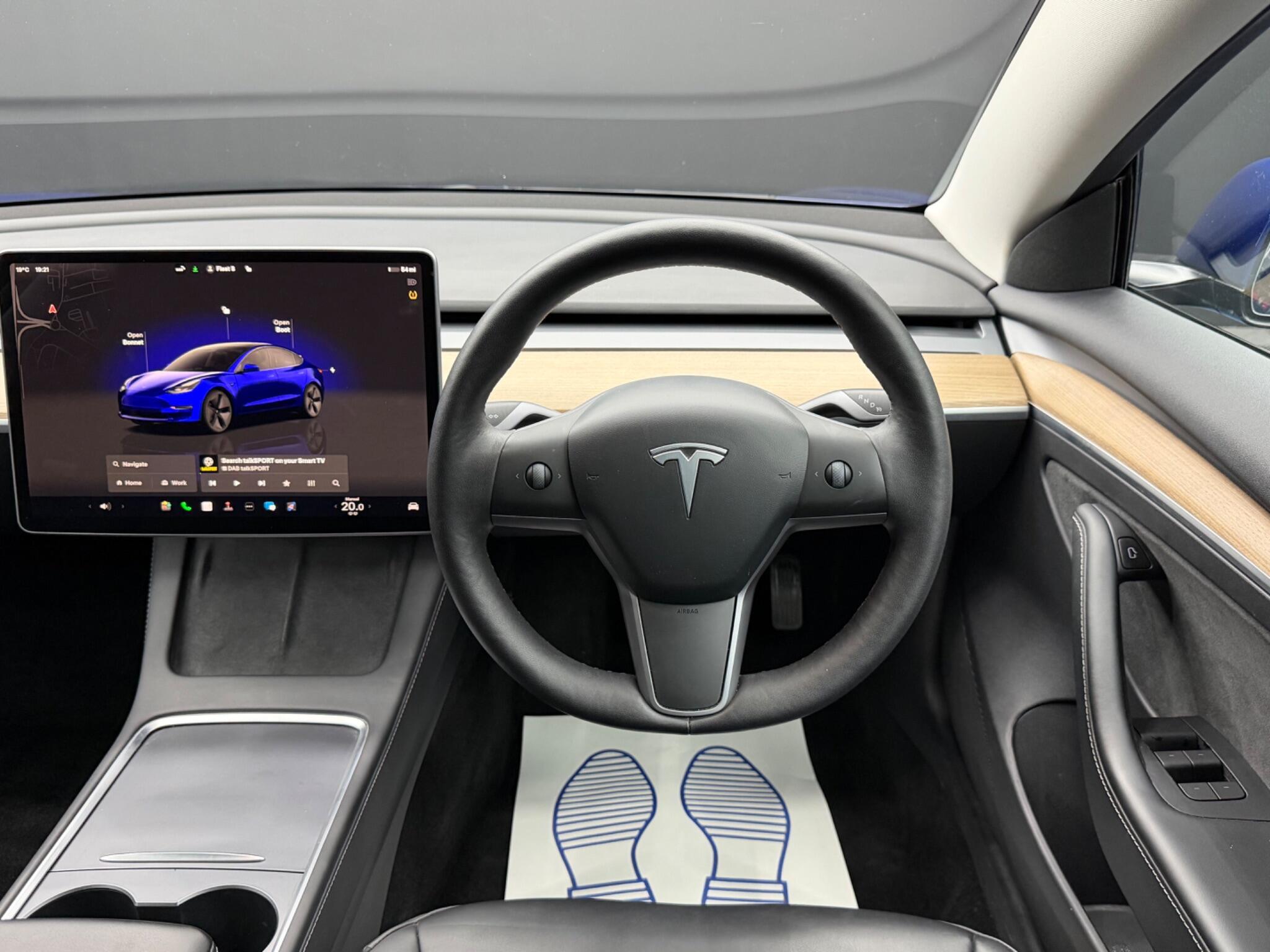 Tesla Model 3 - Image 18