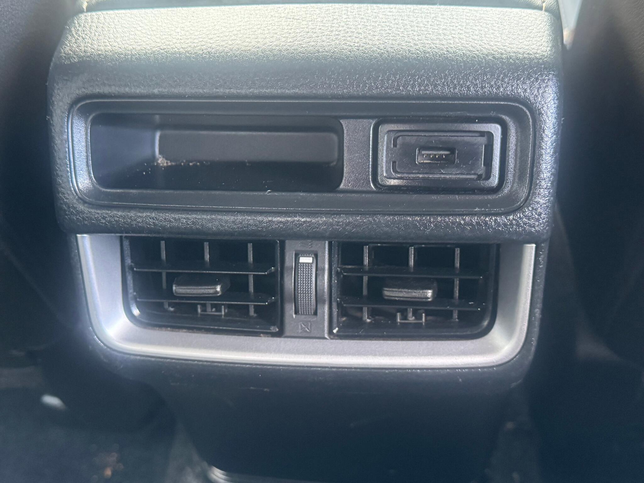 Isuzu D-MAX - Image 15