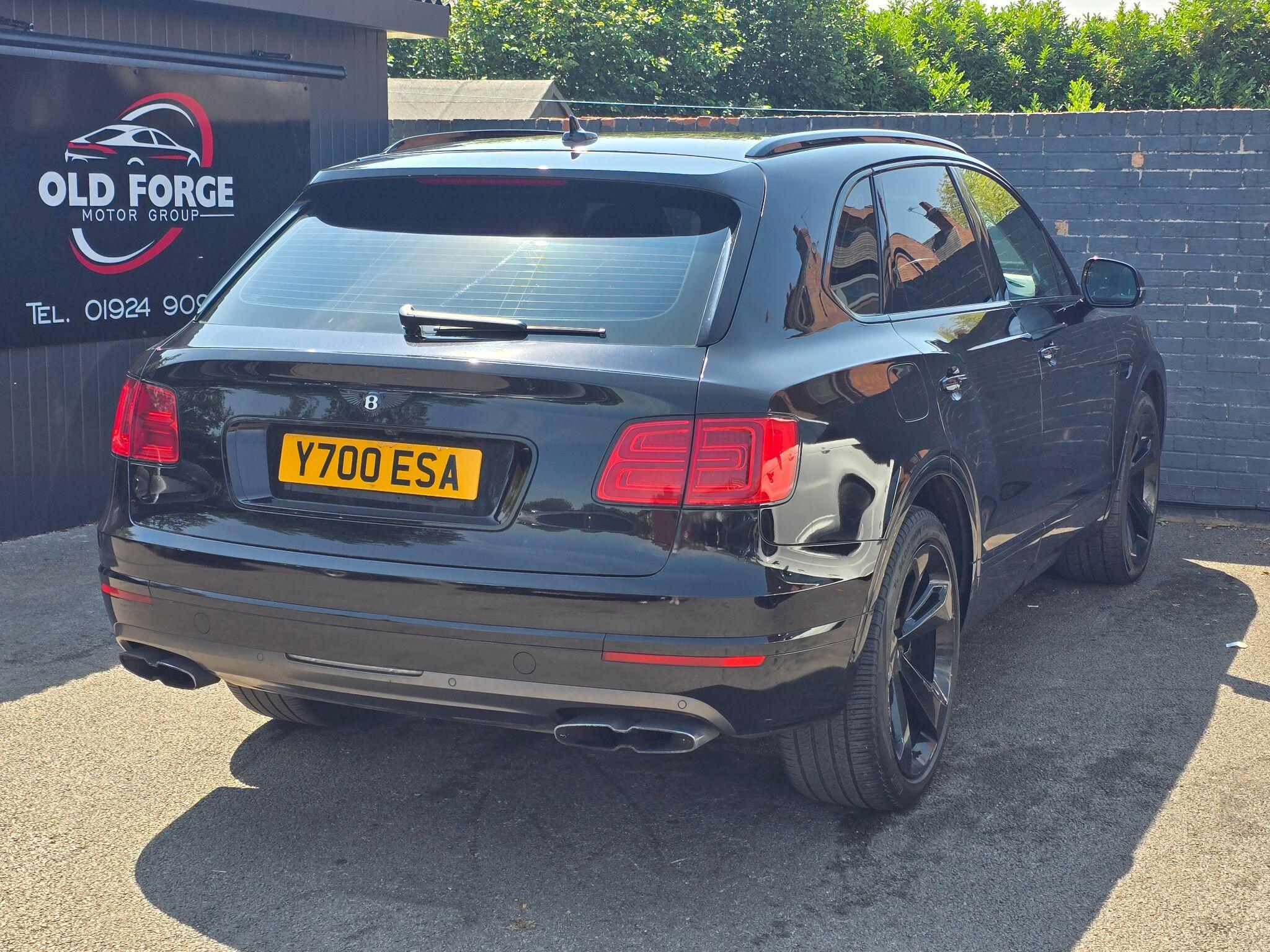 Bentley Bentayga - Image 10