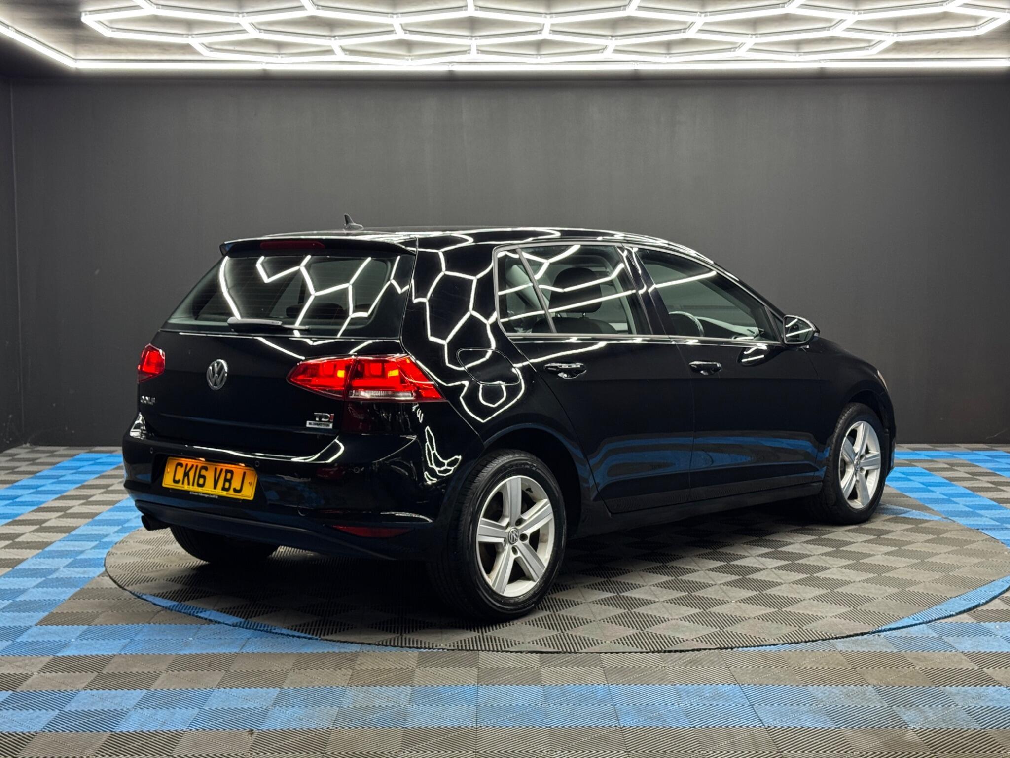 Volkswagen Golf - Image 5