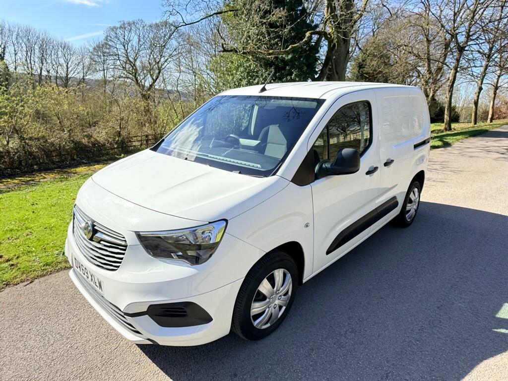 Vauxhall Combo - Image 18