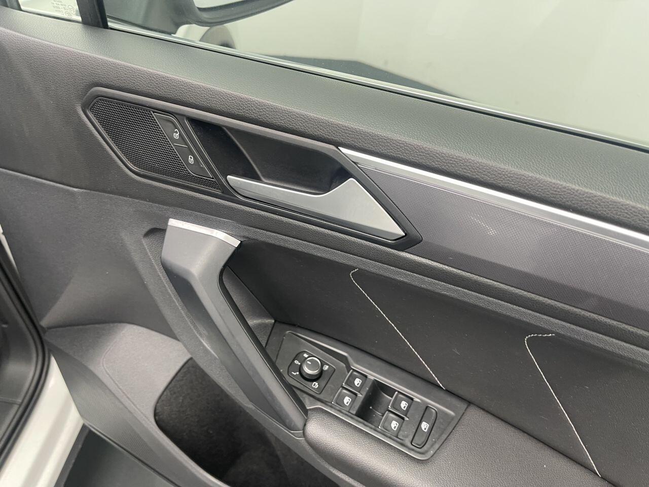 Volkswagen Tiguan - Image 12