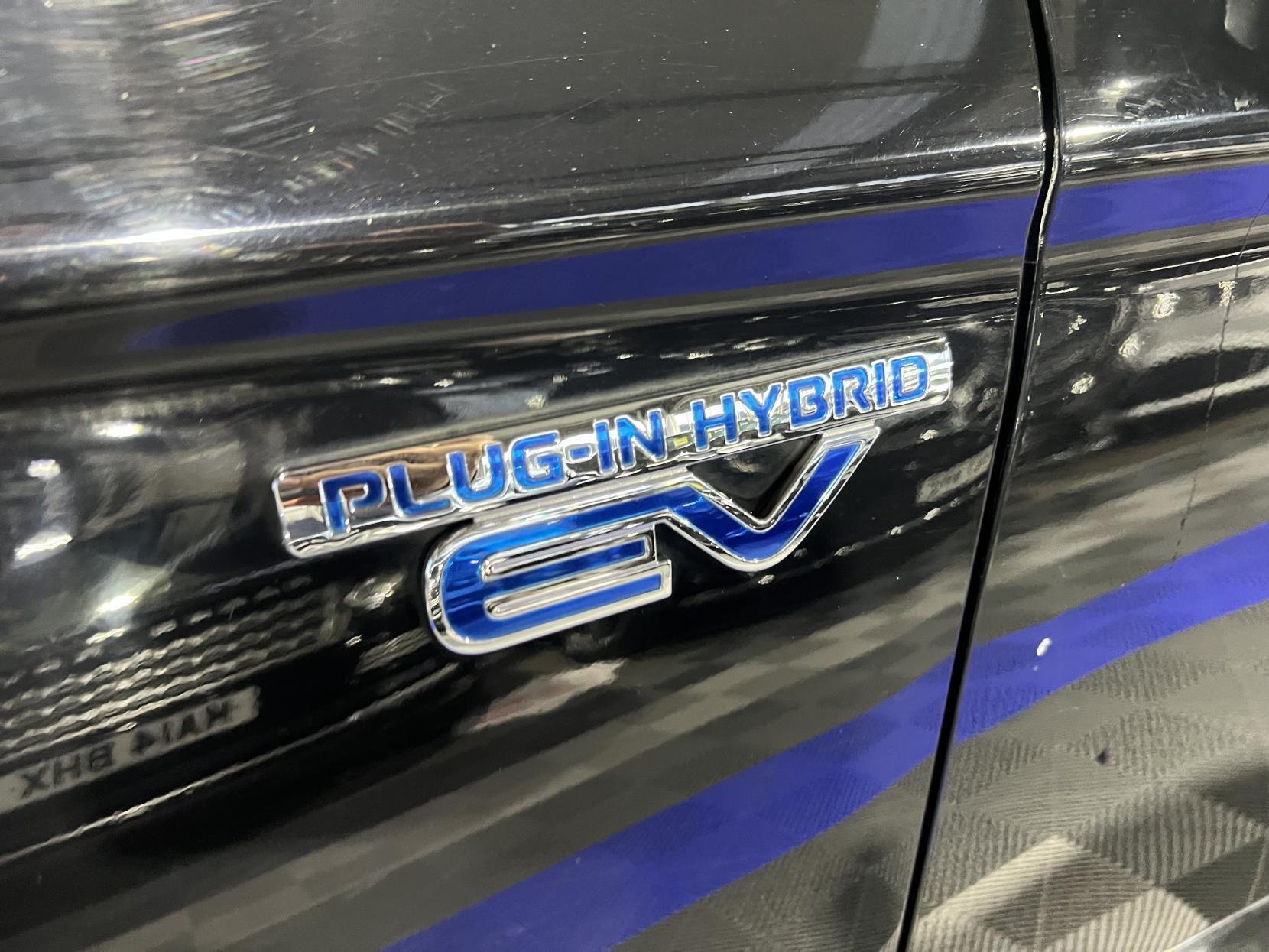 Mitsubishi Outlander - Image 15
