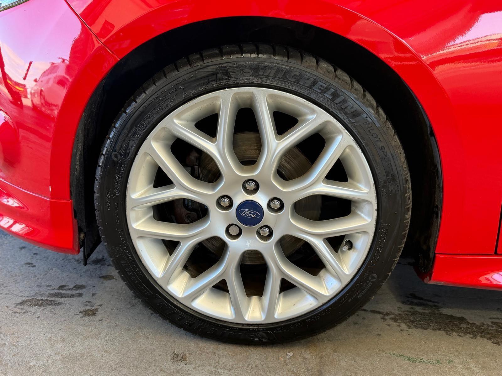 Ford Focus - Image 27