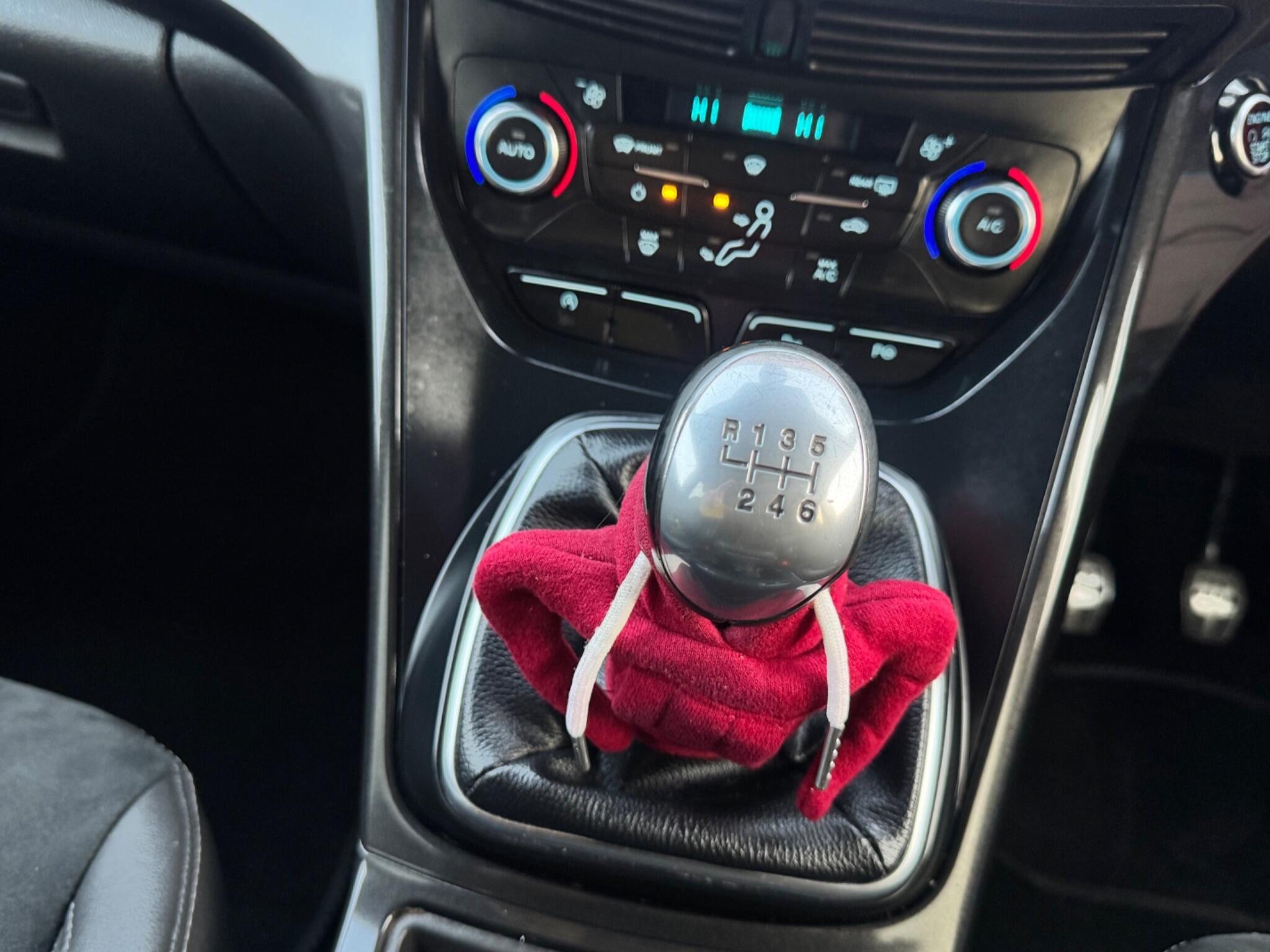 Ford Kuga - Image 15