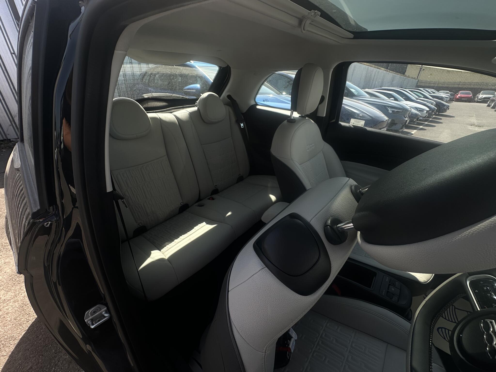 Fiat 500e - Image 10