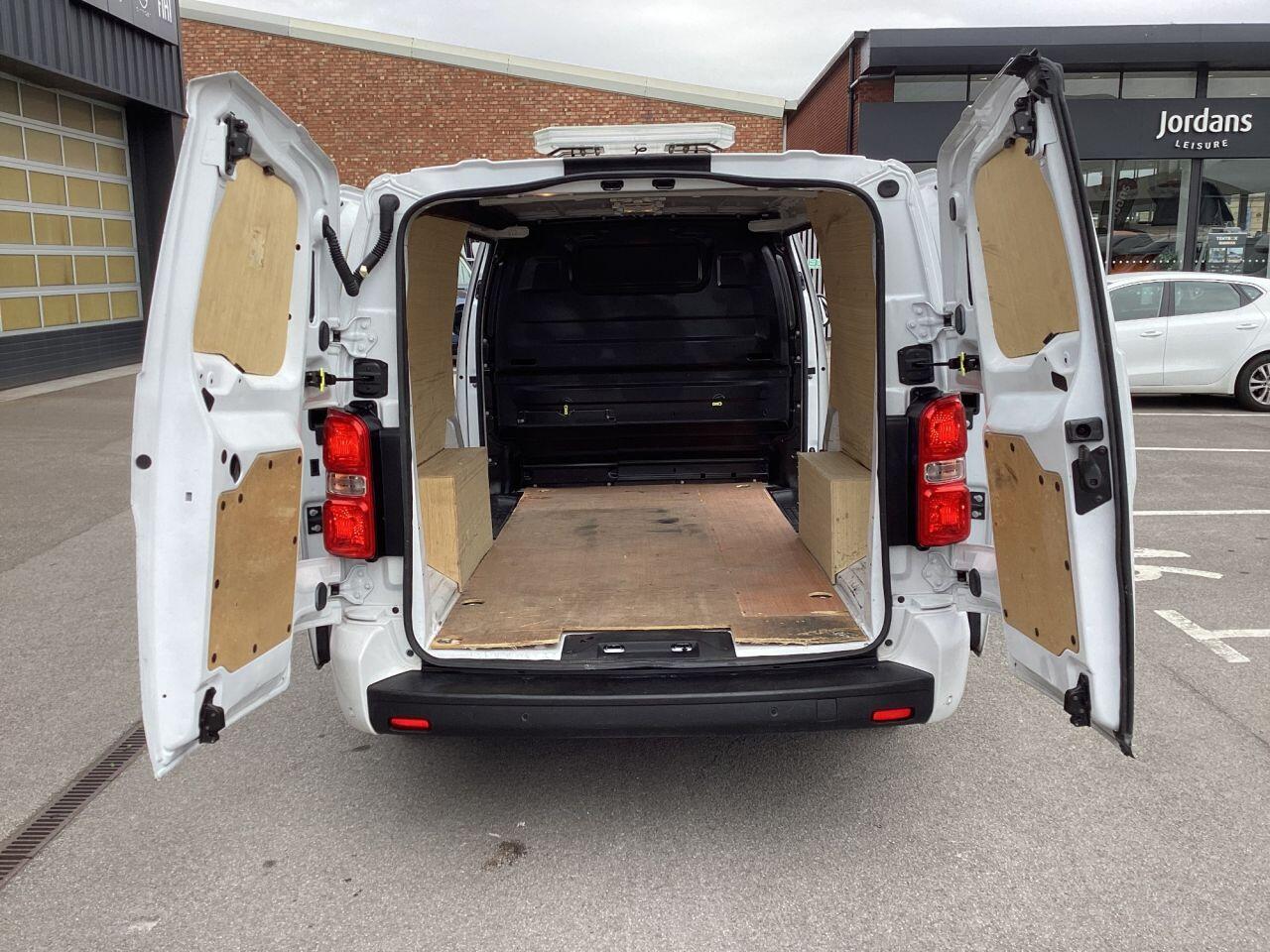 Citroen Dispatch - Image 13
