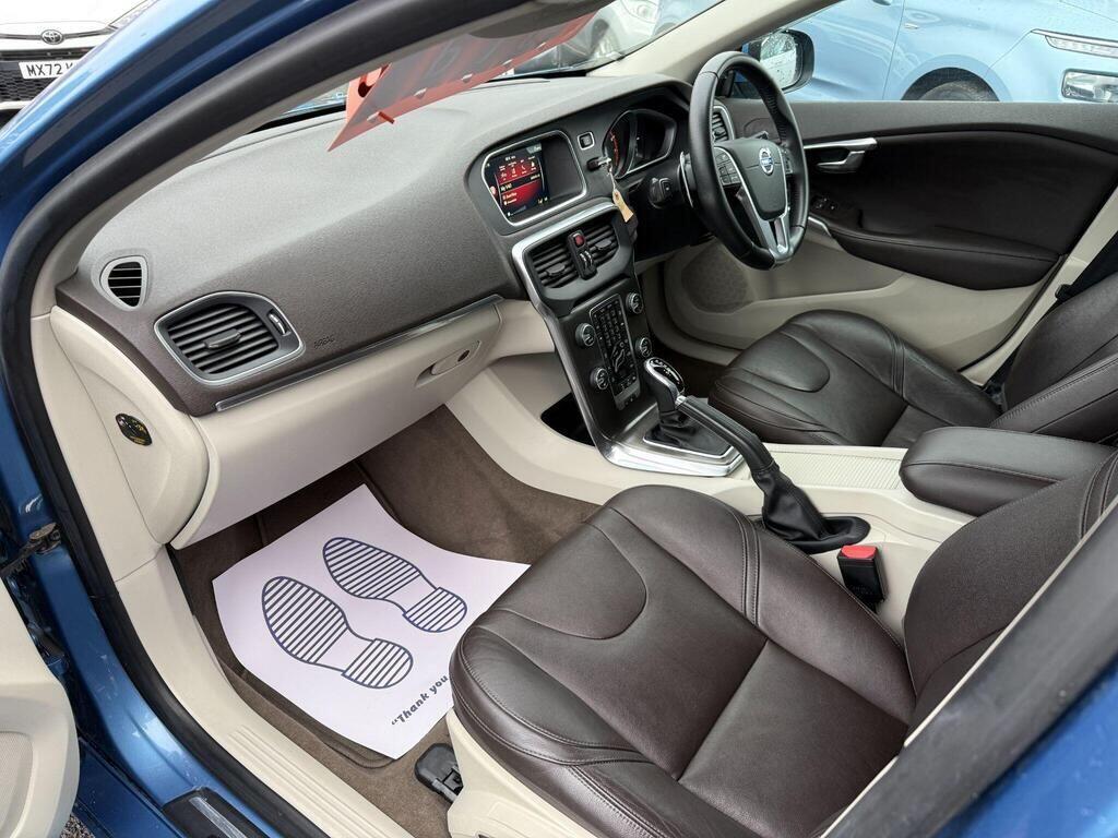 Volvo V40 - Image 30