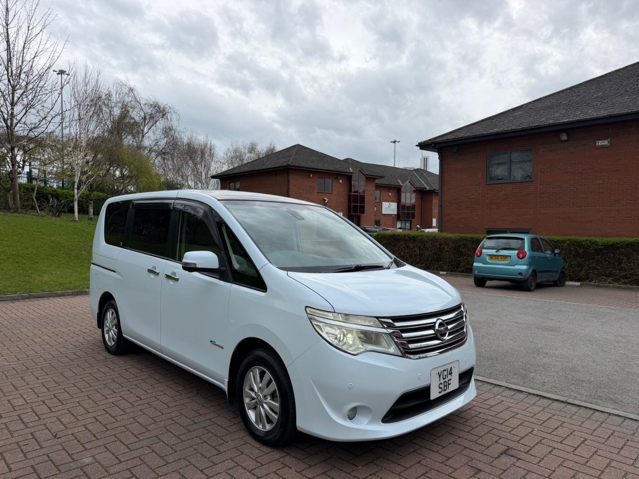Nissan Serena - Image 2