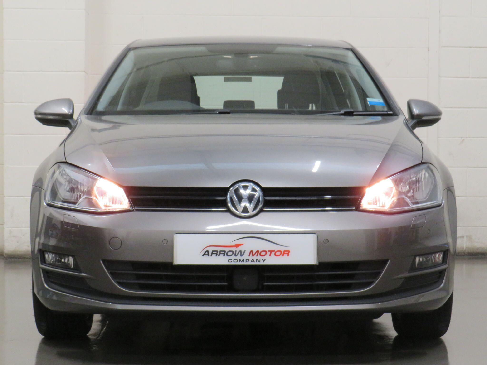 Volkswagen Golf - Image 10